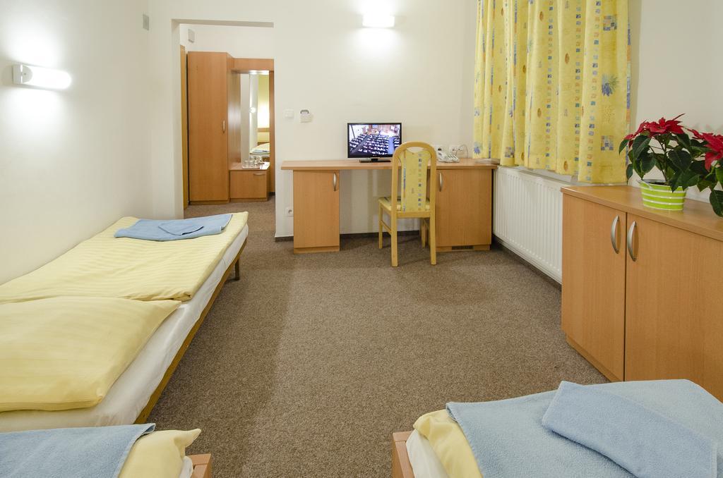 Hotel Imos براغ المظهر الخارجي الصورة